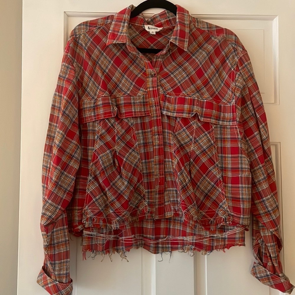 Cropped plaid shirt